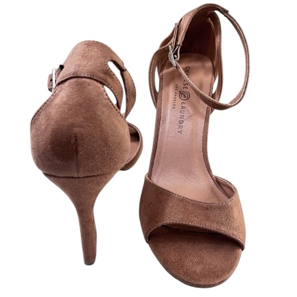 Chinese Laundry Robby Heel, Synthetic suede, Flare Heel, Color Brown, Size 8.5 - Picture 7 of 9